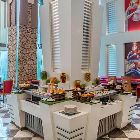 Отель Radisson Нойда Экстерьер фото