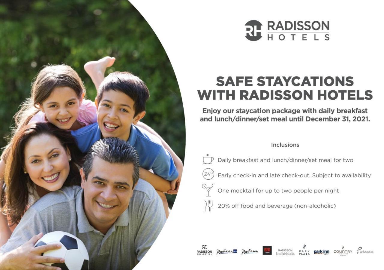 Отель Radisson Нойда Экстерьер фото