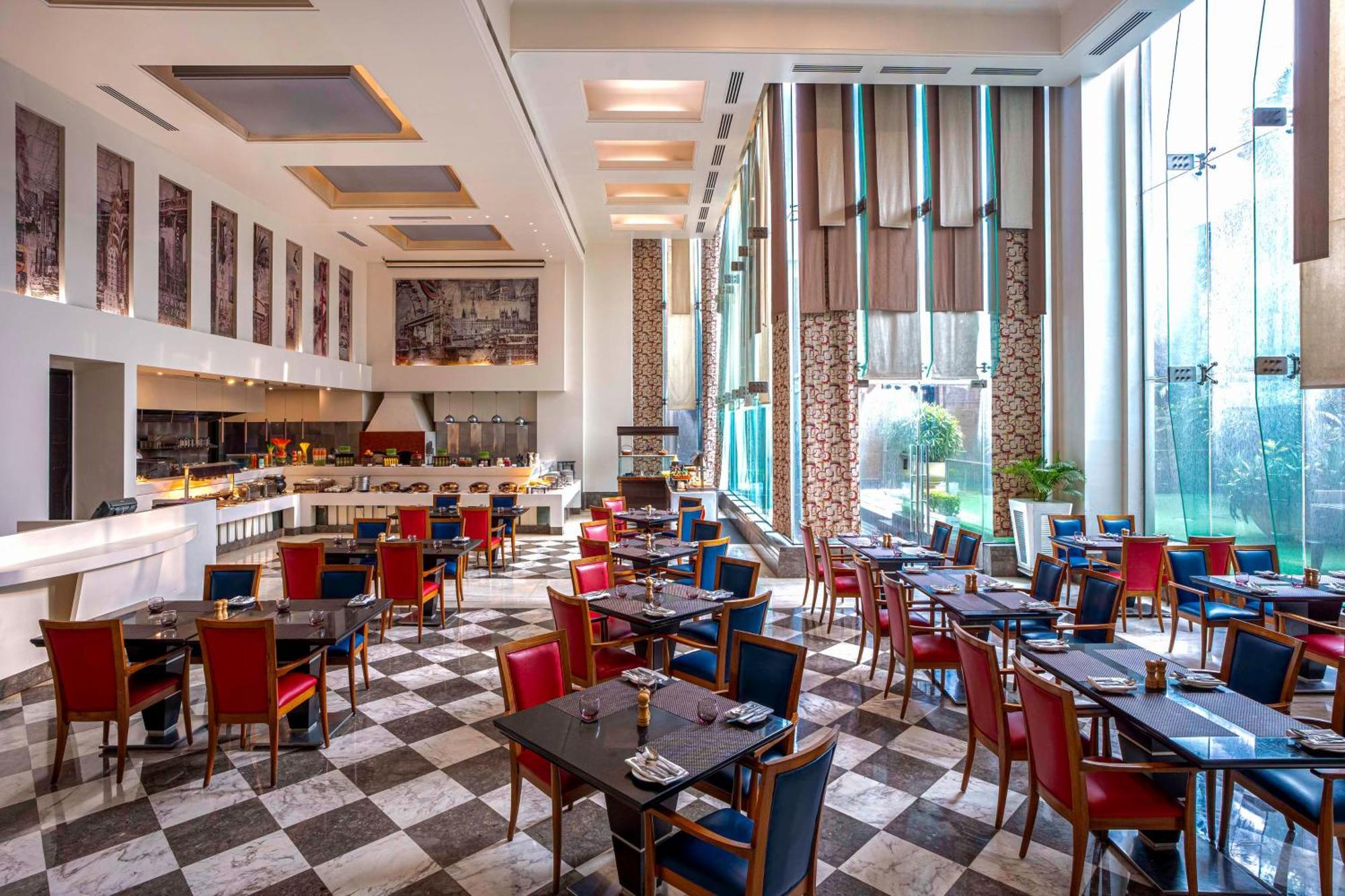 Отель Radisson Нойда Экстерьер фото