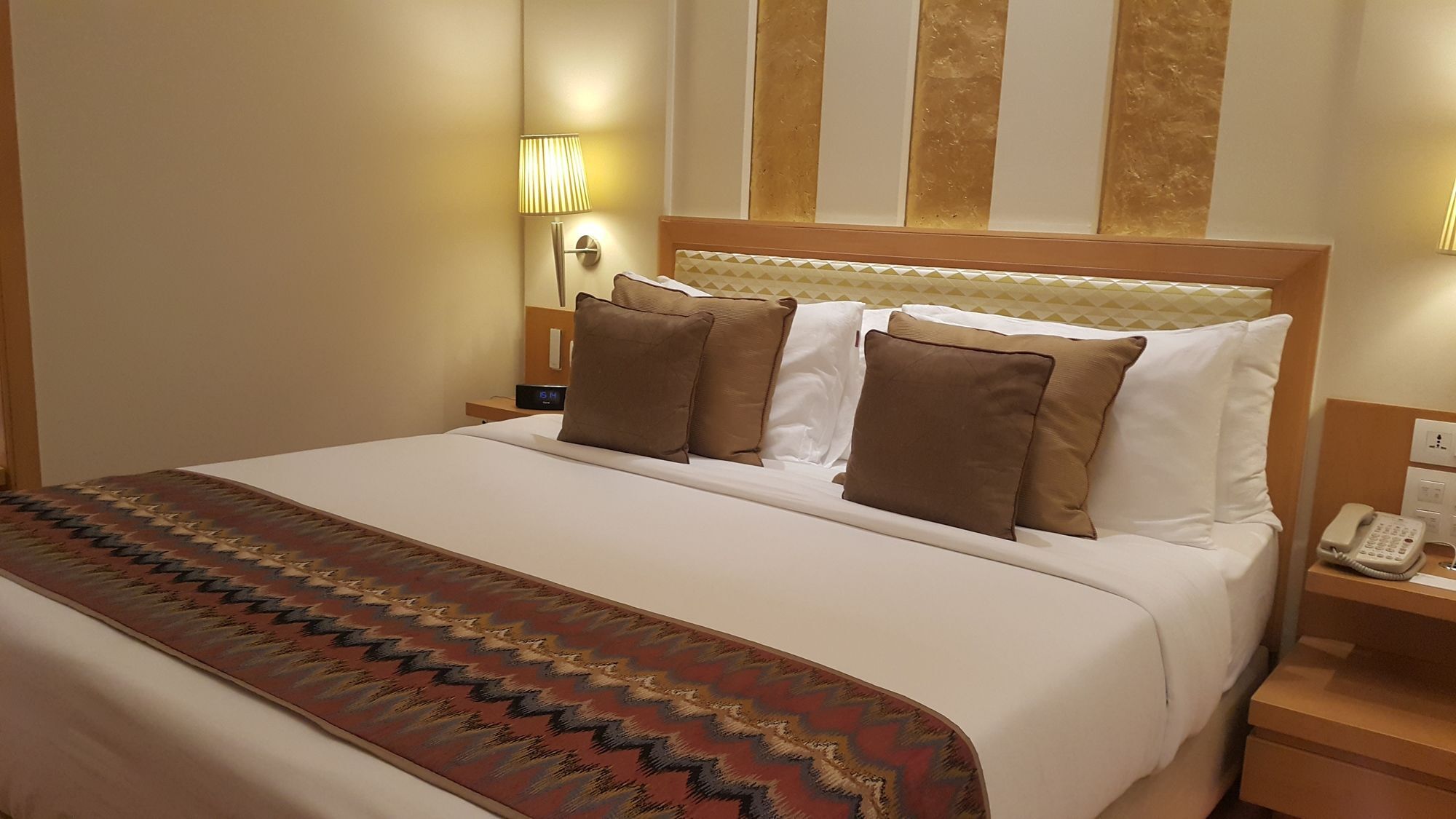 Отель Radisson Нойда Экстерьер фото